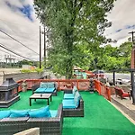 Pittsburgh Home With Pool, Fire Pit And Game Room