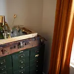 Hostwise Stays - The Grandview - Great City Views - Brand New Remodel