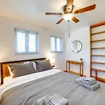 Pittsburgh Vacation Rental 3 Mi To Downtown!