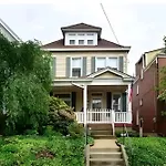 Cozy Stay In Pittsburgh
