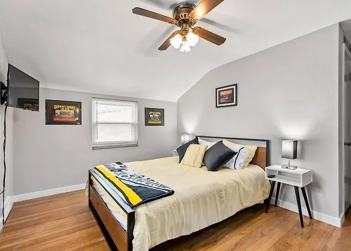 Open Floor Spacious Home, 15Min From Downtown, Private Garage, Kids Friendly