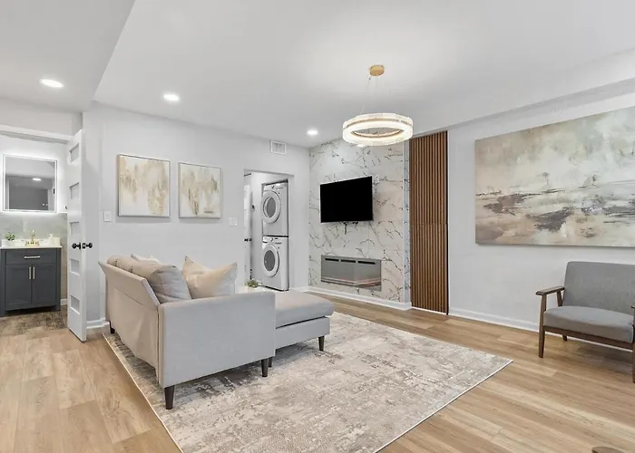 Lawrenceville Central !5 Spacious And Quiet Three Bedroom Apartment With Free Street Parking