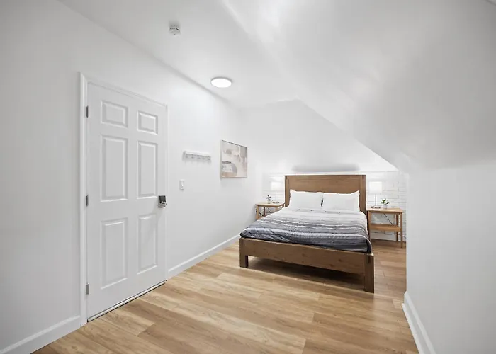 Shadyside, Pittsburgh !I Modern And Bright Private Bedroom With Shared Bathroom