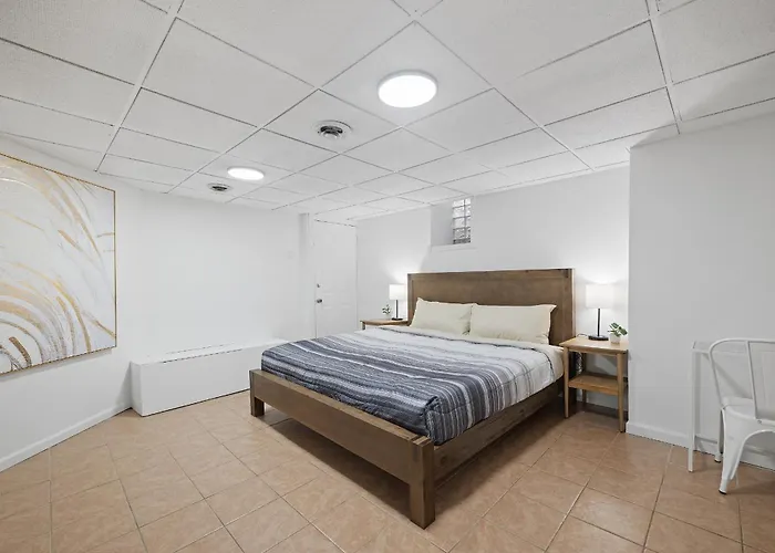 Shadyside, Pittsburgh !B Modern And Bright Private Bedroom With Shared Bathroom
