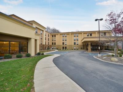 Hotel Mcknight