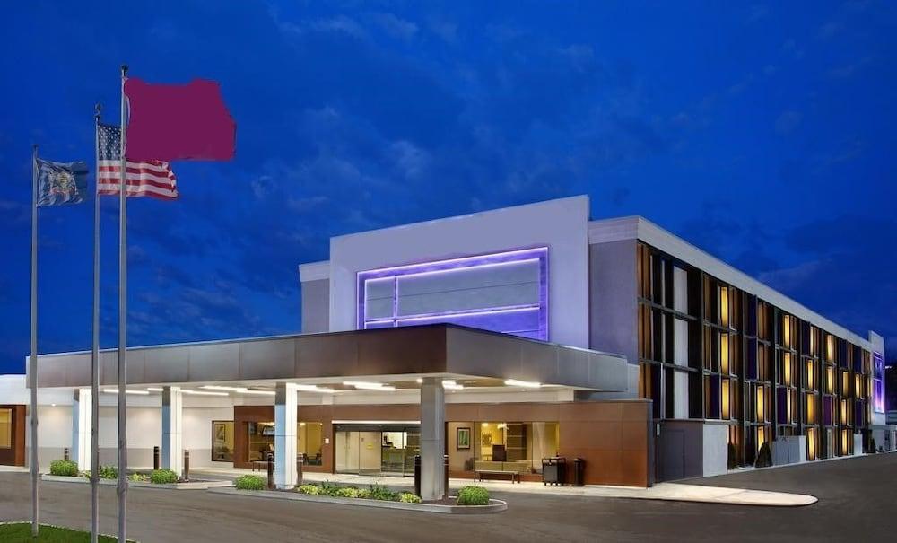 Plaza 3* Pittsburgh