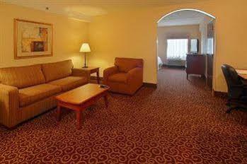 Mcknight Hotel 3*