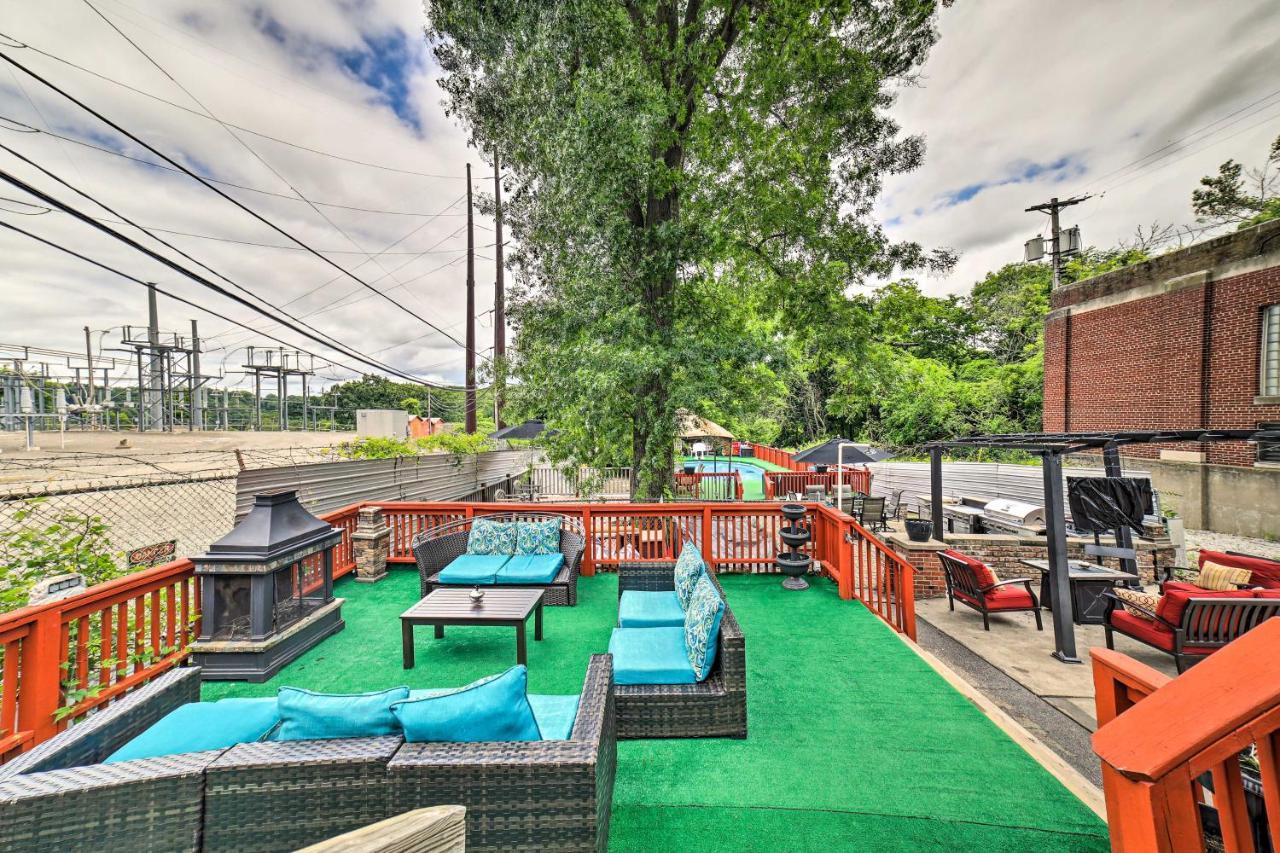 With Pool, Fire Pit And Game *