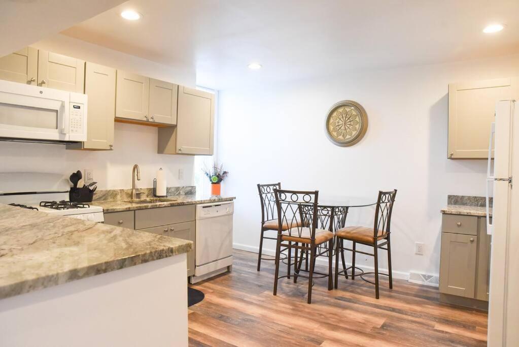 Perfect Mount Washington Walkable W Parking Apartment