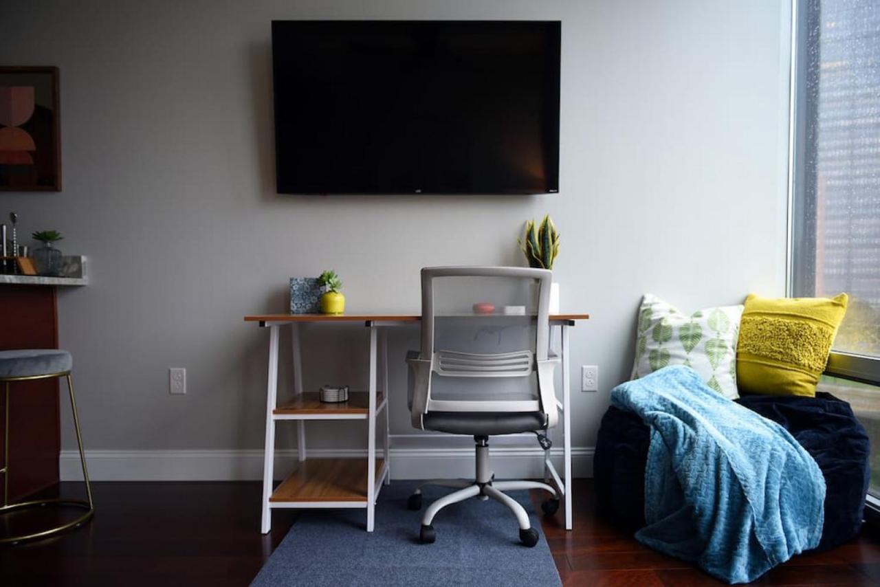 Hostwise - The Washington At Chatham - Free Parking, Private Gym, Skyline Views!