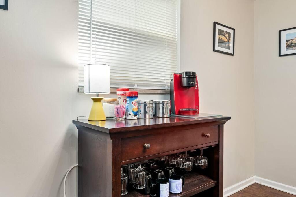 Open Floor Spacious Home, 15min From Downtown, Private Garage, Kids Friendly Ferienhaus *
