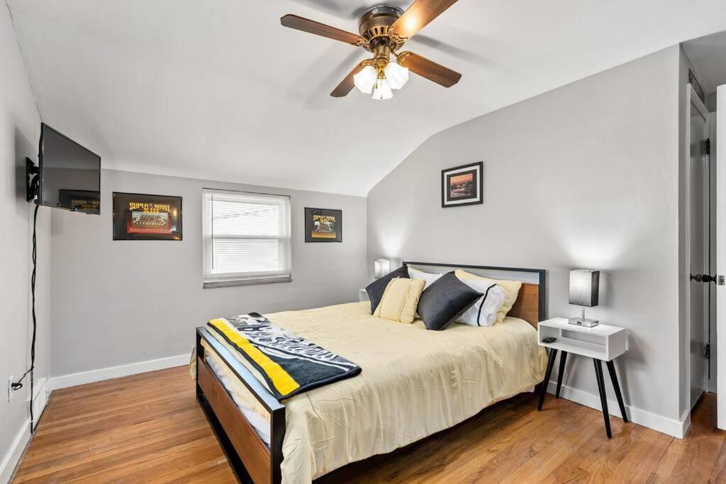 Open Floor Spacious Home, 15min From Downtown, Private Garage, Kids Friendly Ferienhaus *