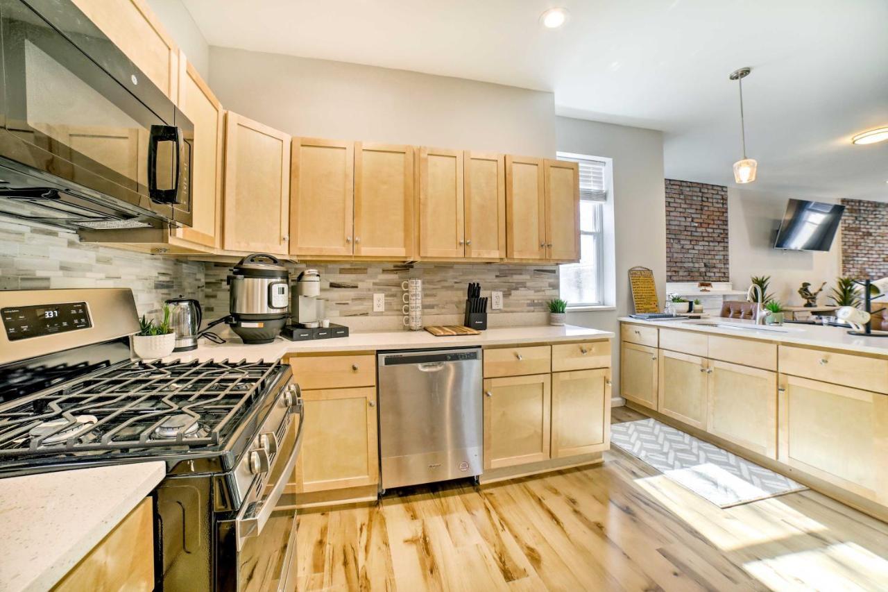 Townhome 1 Mi To Downtown Holiday home Pittsburgh