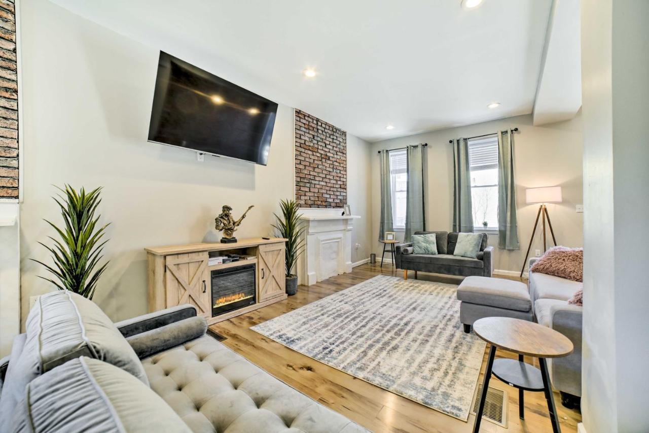Townhome 1 Mi To Downtown Holiday home *