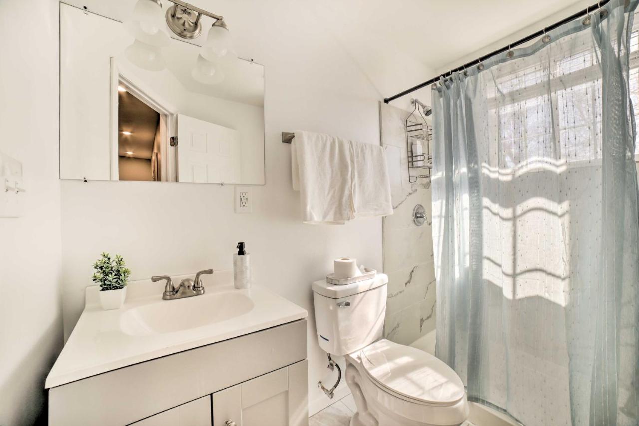 Townhome 1 Mi To Downtown Holiday home