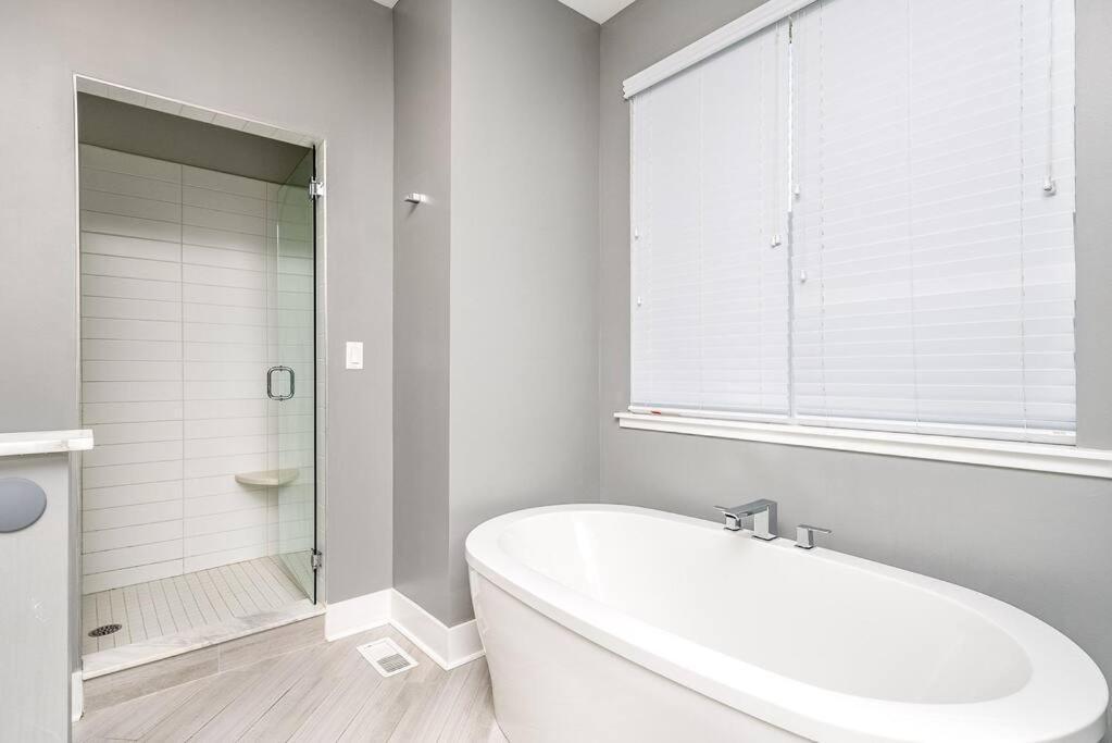 Stadiumview Villa: Pet-friendly 4br With Vistas Holiday home
