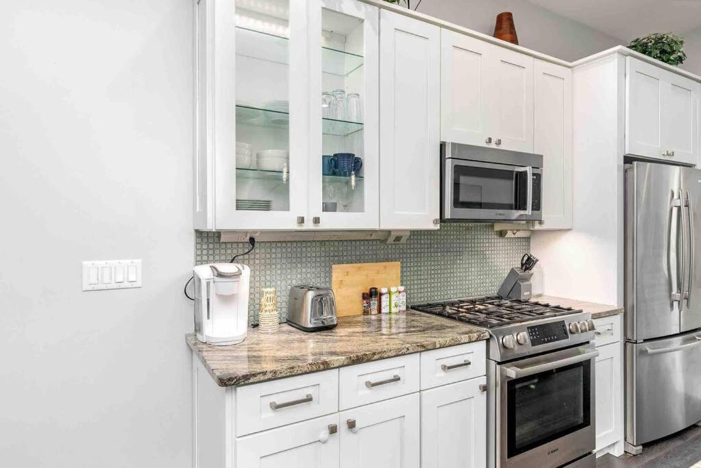 Stadiumview Villa: Pet-friendly 4br With Vistas *
