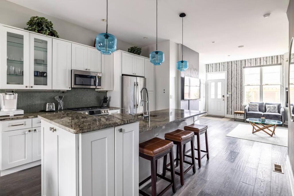 Stadiumview Villa: Pet-friendly 4br With Vistas