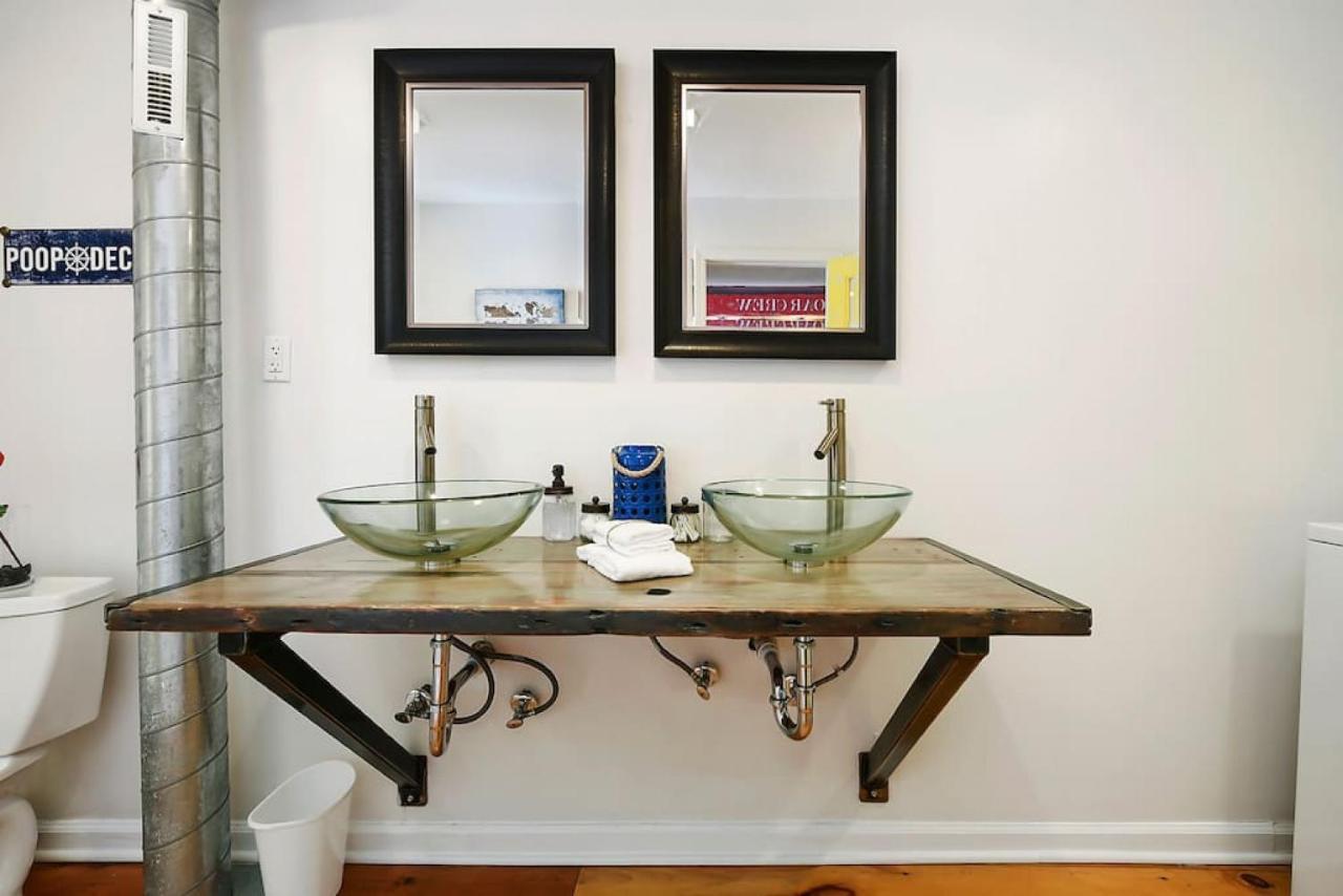 Ferienhaus Boat House - Beautiful Custom Space, Two King Beds Pittsburgh