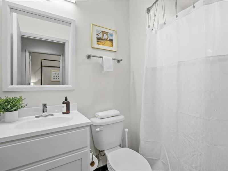 Cozysuites Stunning 1br, Downtown Apartment