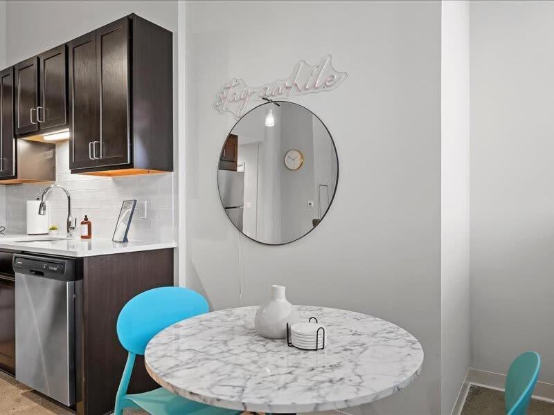 Cozysuites Stunning 1br, Downtown * Pittsburgh