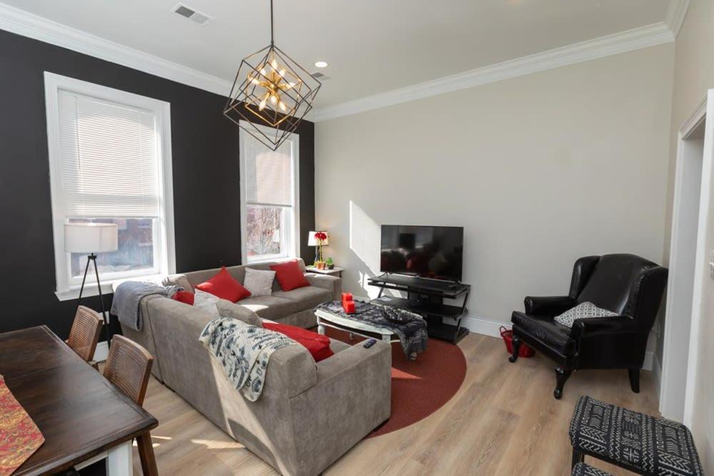 Historic & Sophisticated Walk To Casino Stadiums Apartamento *