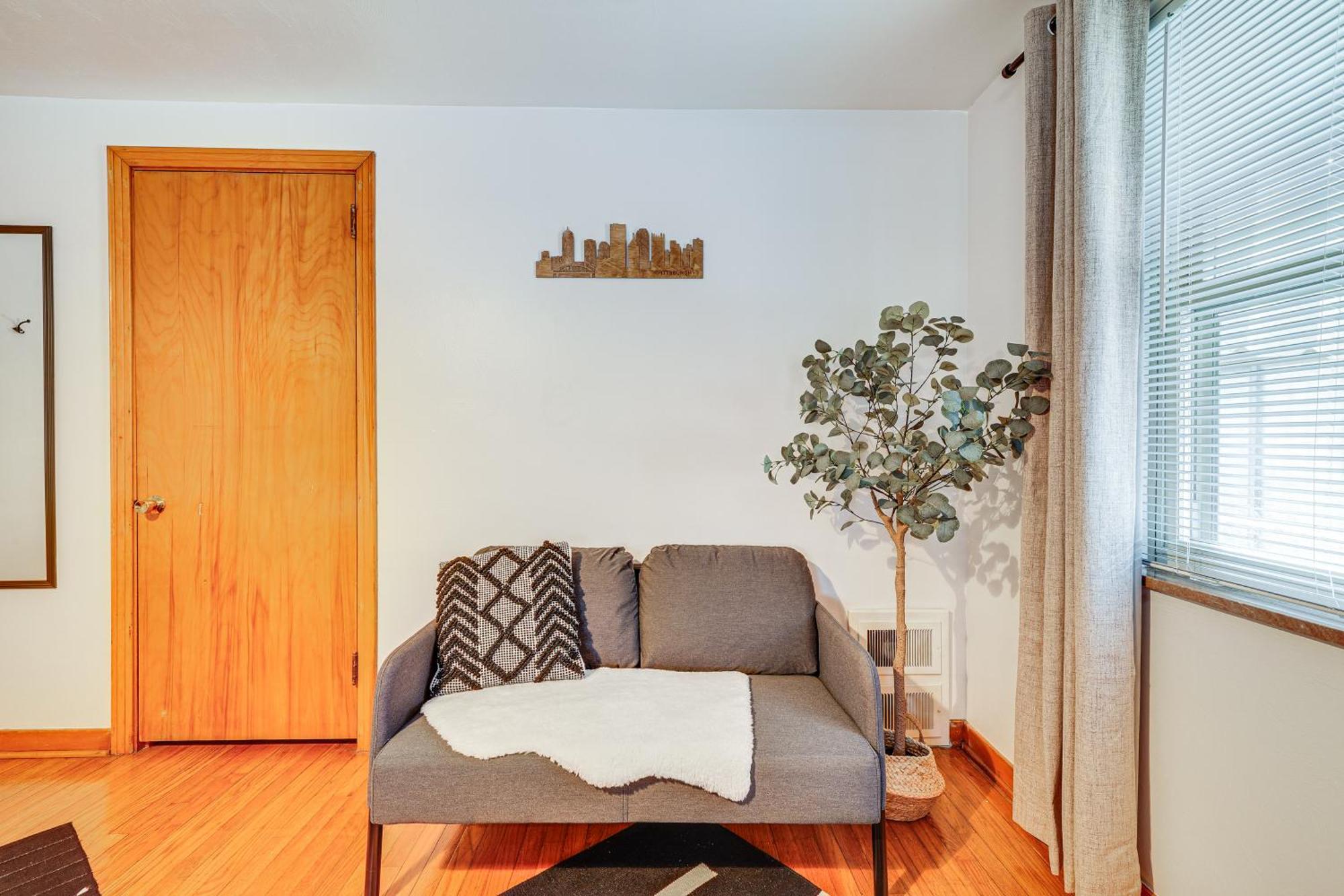 Apartment Spacious Getaway About 2 Mi To Downtown! Pittsburgh