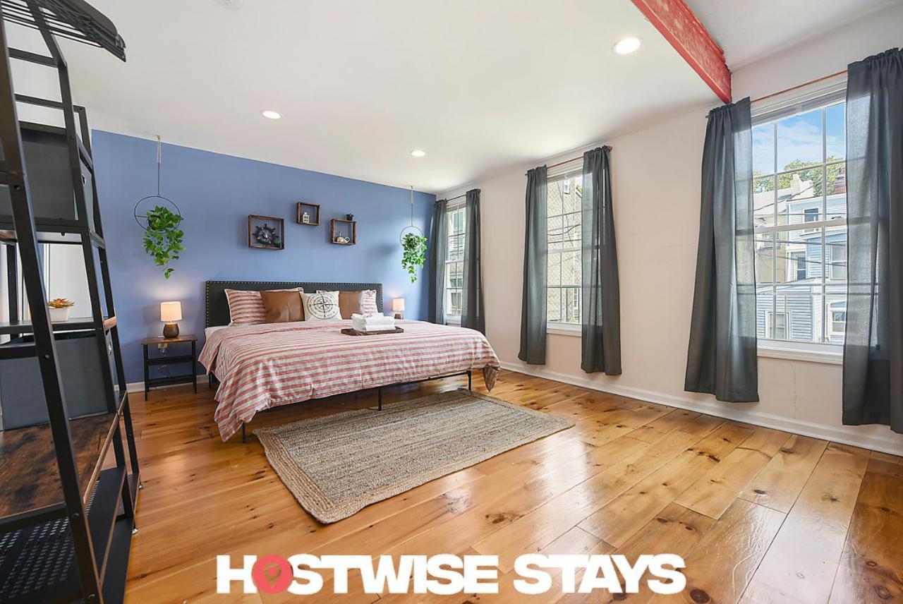Boat House - Beautiful Custom Space, Two King Beds Ferienhaus Pittsburgh