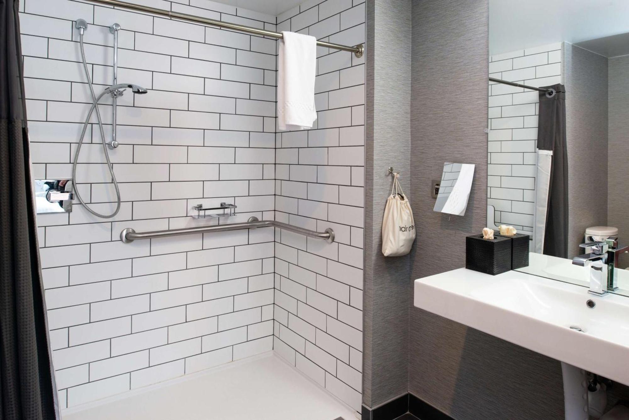 Hotel Joinery Pittsburgh, Curio Collection By Hilton Pittsburgh