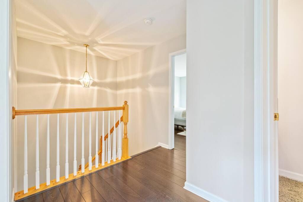New 3 Bdrm - Mt Washington - Garage