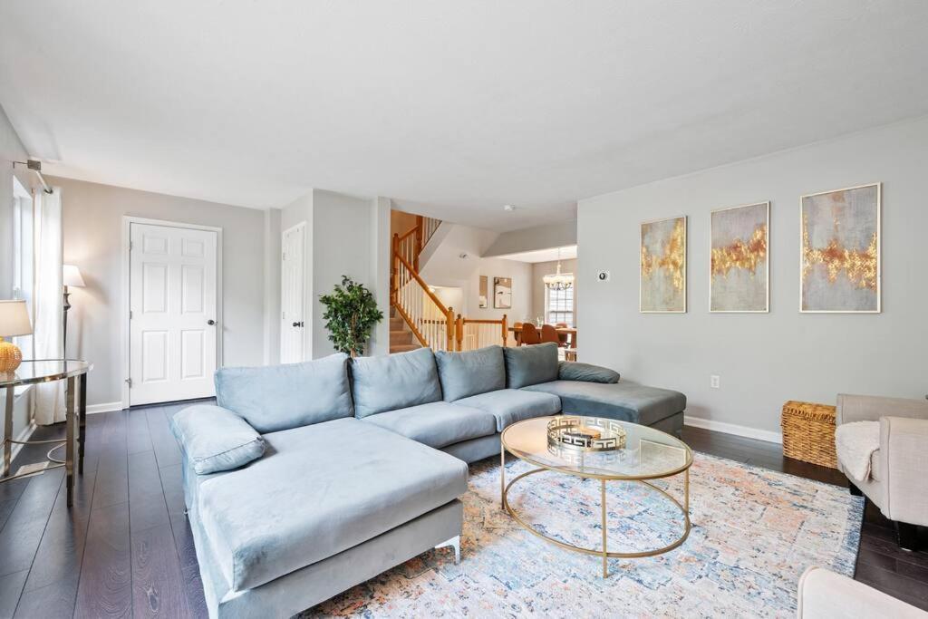 New 3 Bdrm - Mt Washington - Garage Holiday home