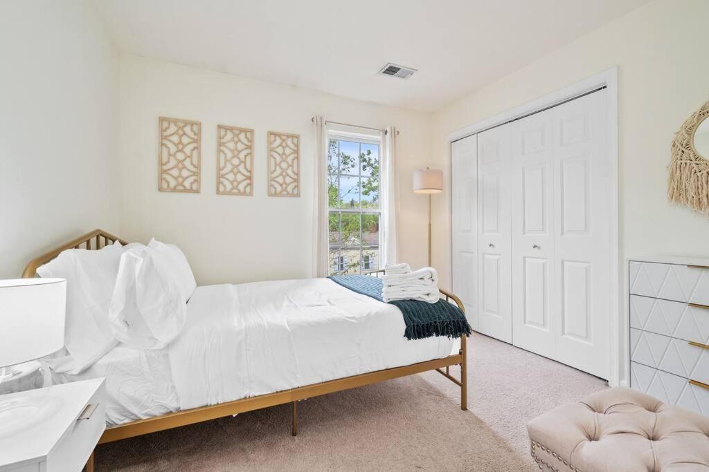 Holiday home New 3 Bdrm - Mt Washington - Garage
