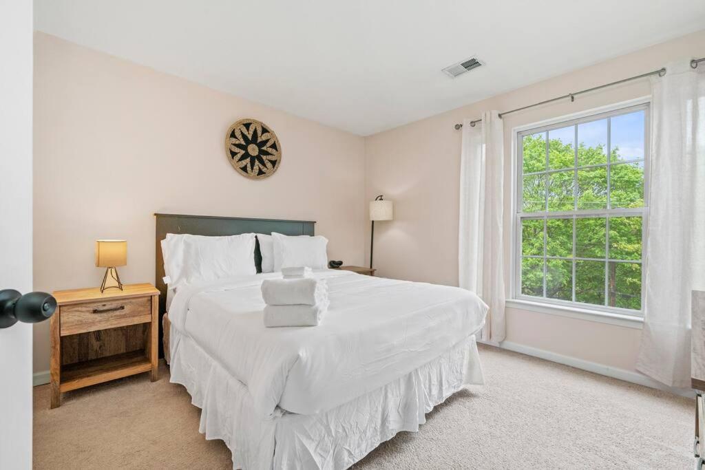 New 3 Bdrm - Mt Washington - Garage