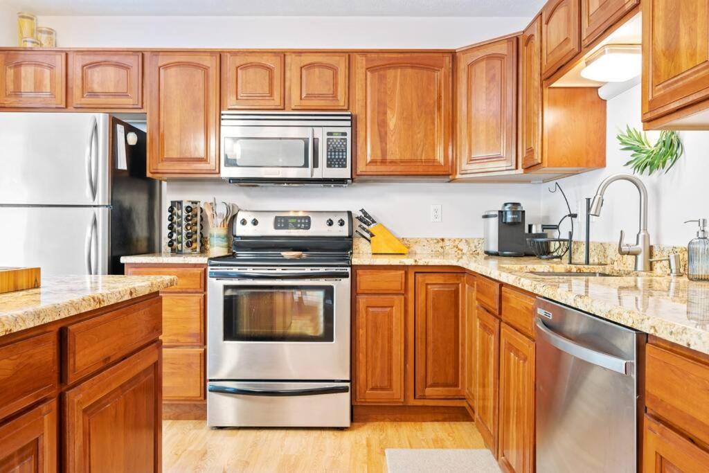 Holiday home New 3 Bdrm - Mt Washington - Garage *