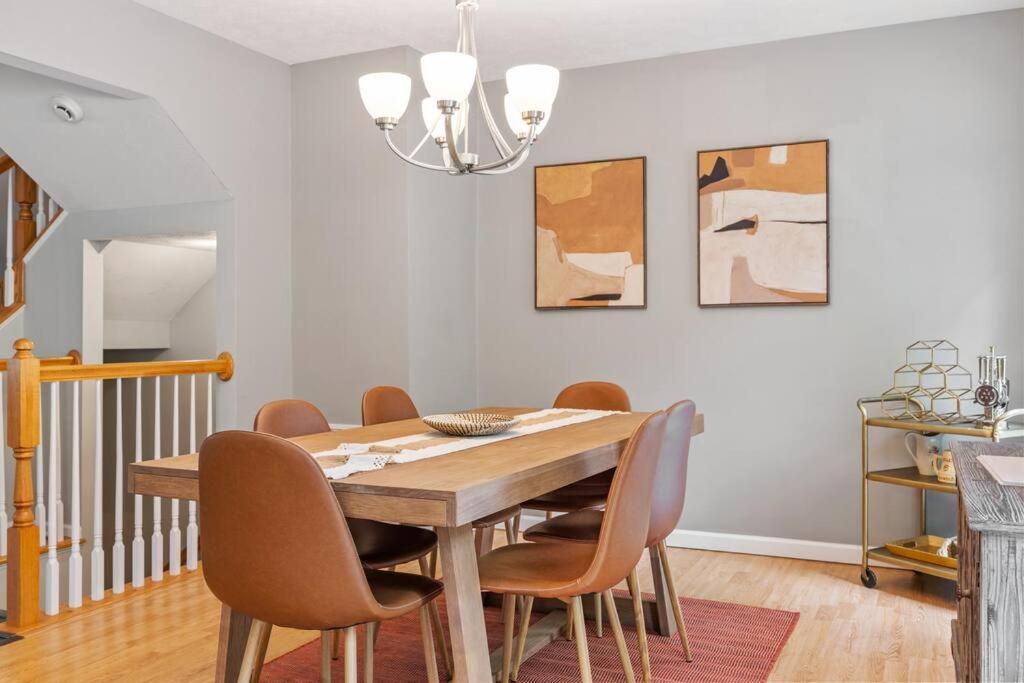 New 3 Bdrm - Mt Washington - Garage Holiday home Pittsburgh