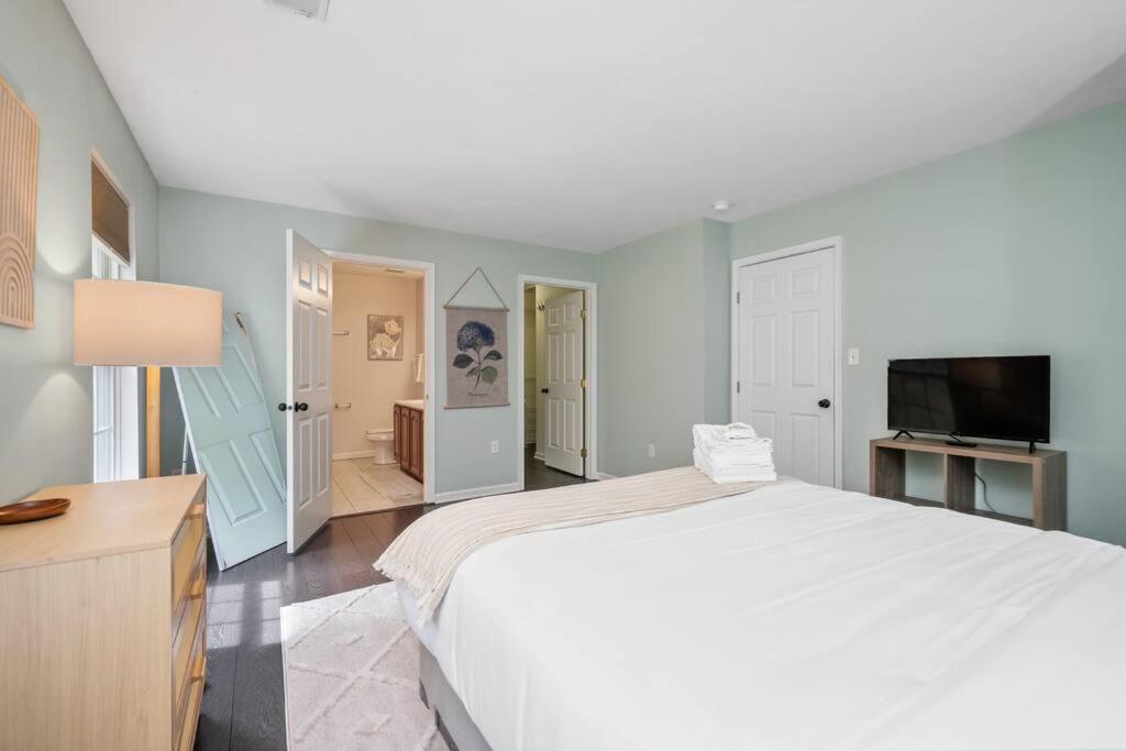 New 3 Bdrm - Mt Washington - Garage *