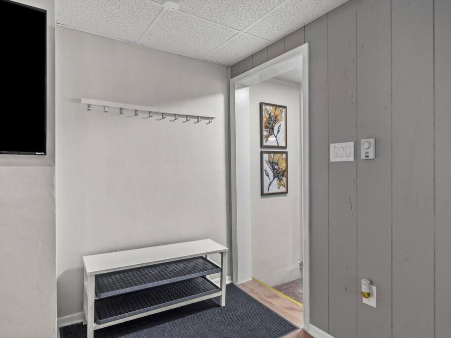 Bloomfield, Bright And Spacious Two Bedroom With Free Parking Pittsburgh