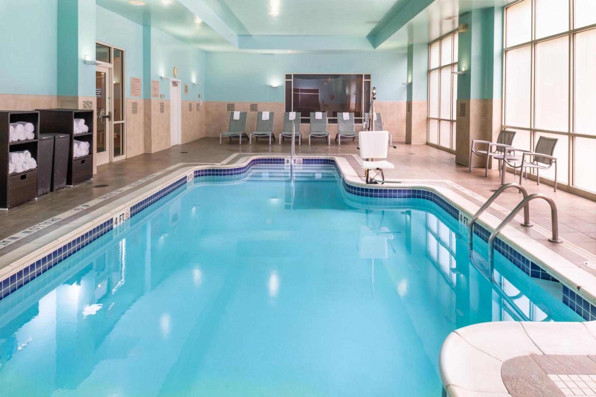 Springhill By Marriott North Shore Hotel 3*