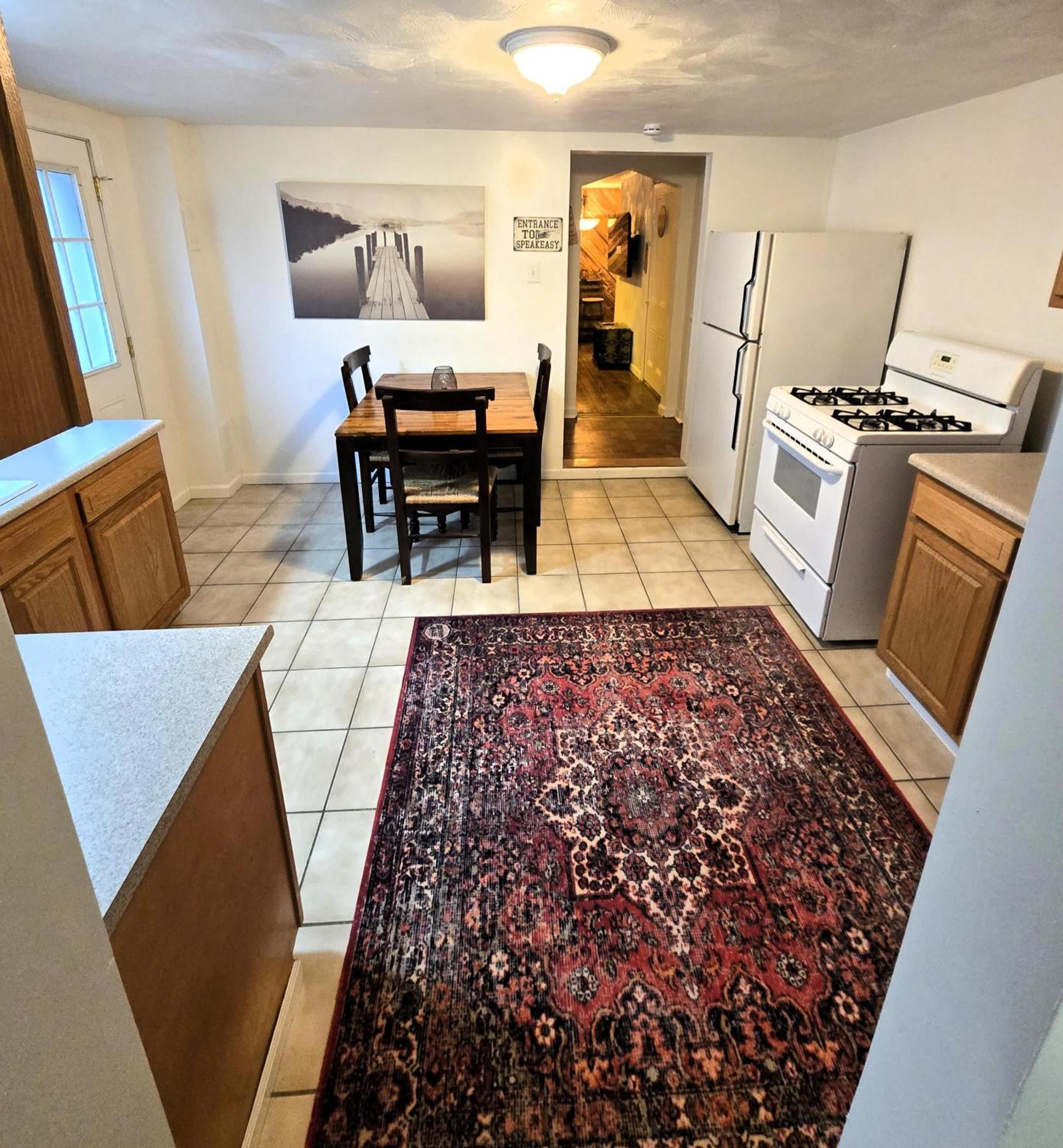 Carey Way Quarters - The Speakeasy Apartment Pittsburgh