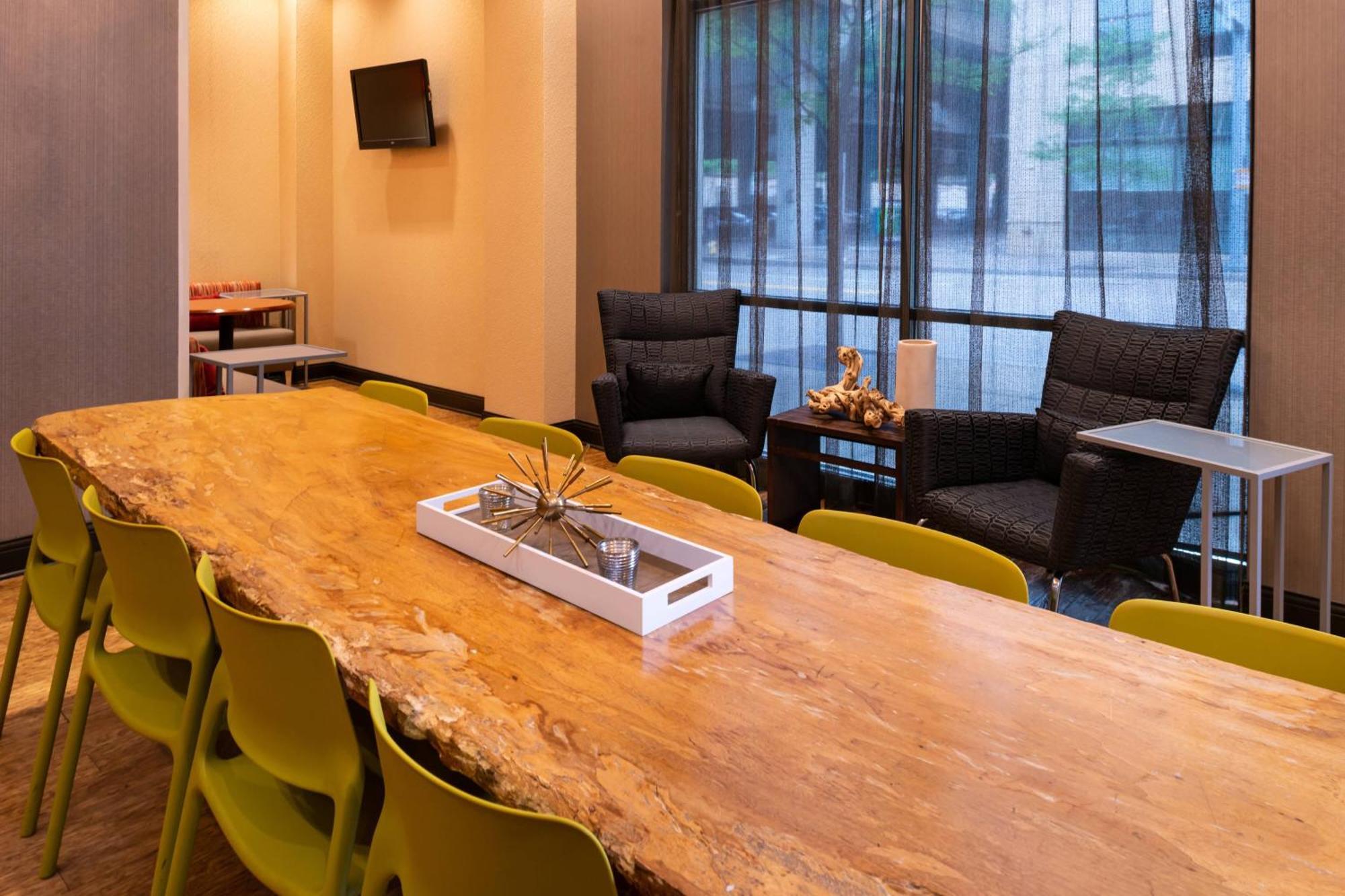 Hotel Springhill By Marriott North Shore 3*