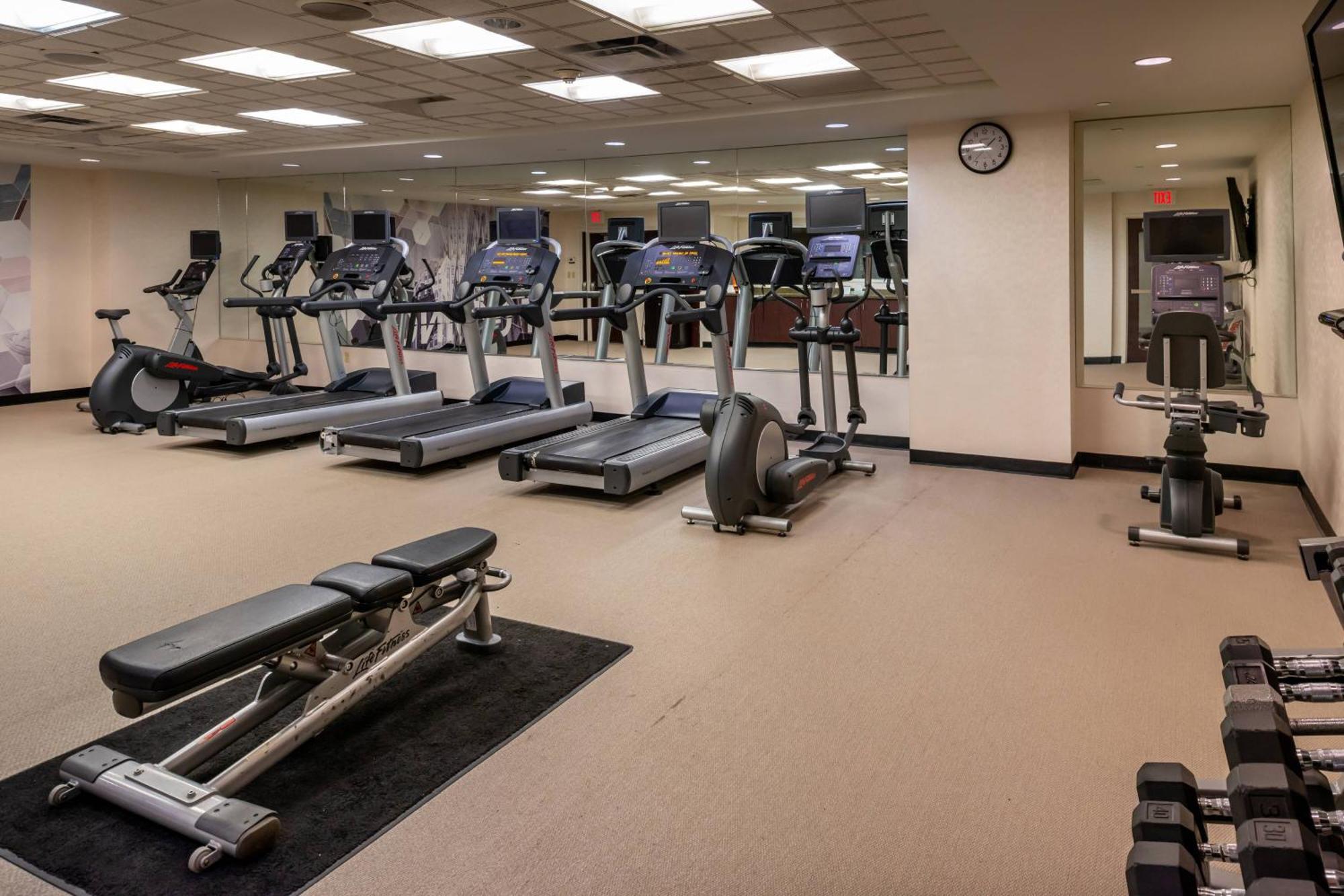 Springhill By Marriott North Shore Hotel 3*