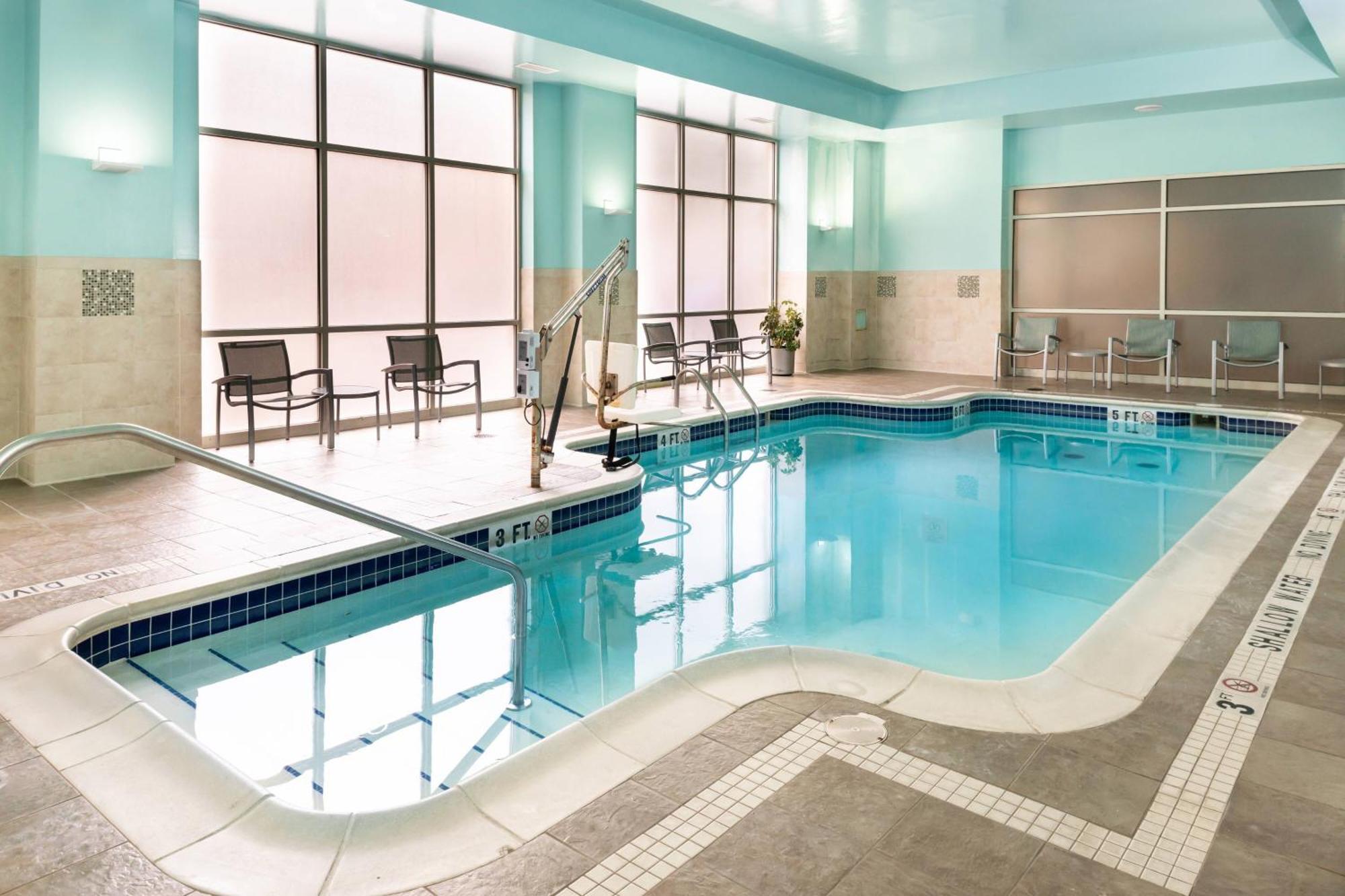 Springhill By Marriott North Shore Hotel