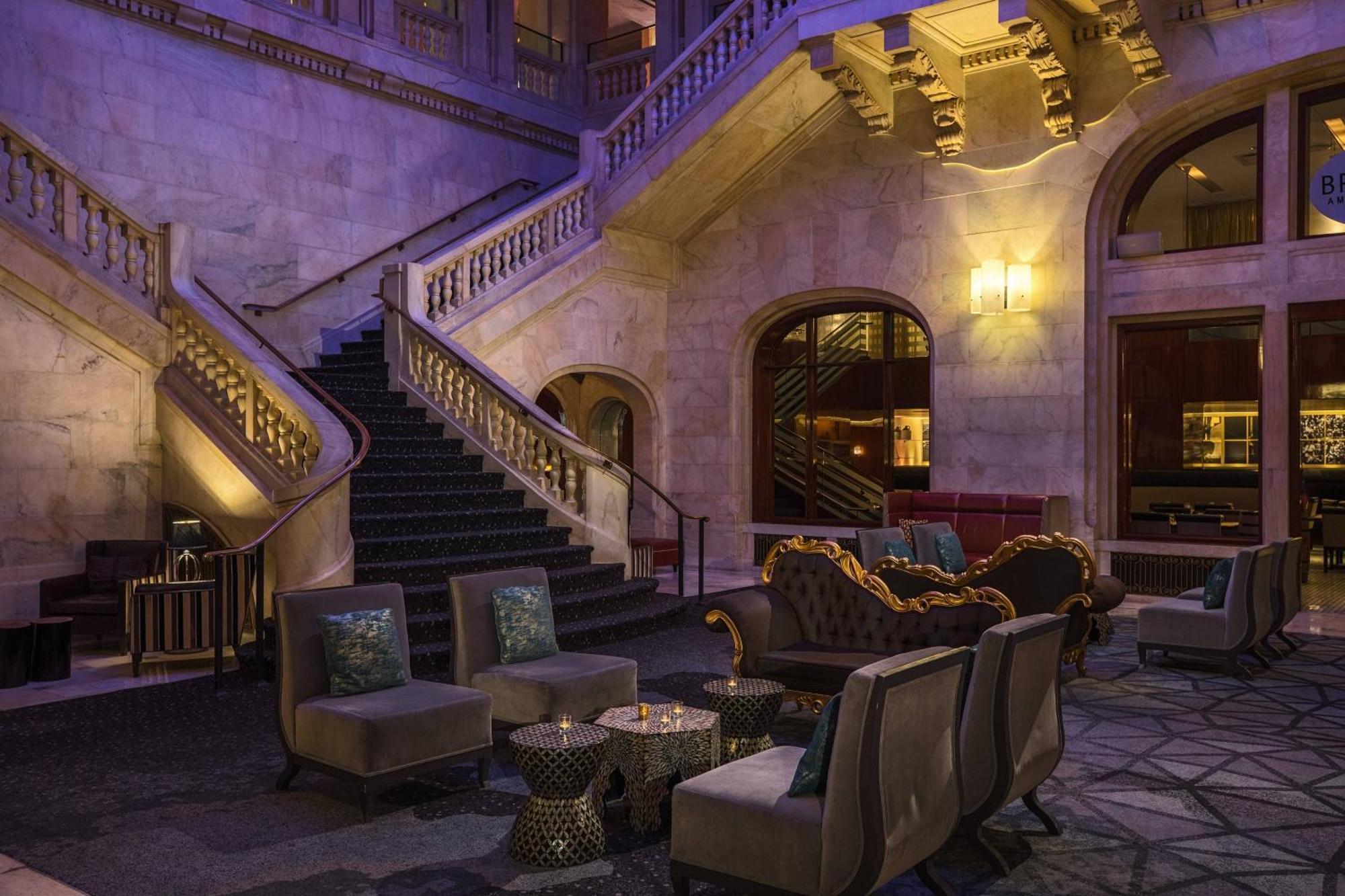 Renaissance Hotel 4*