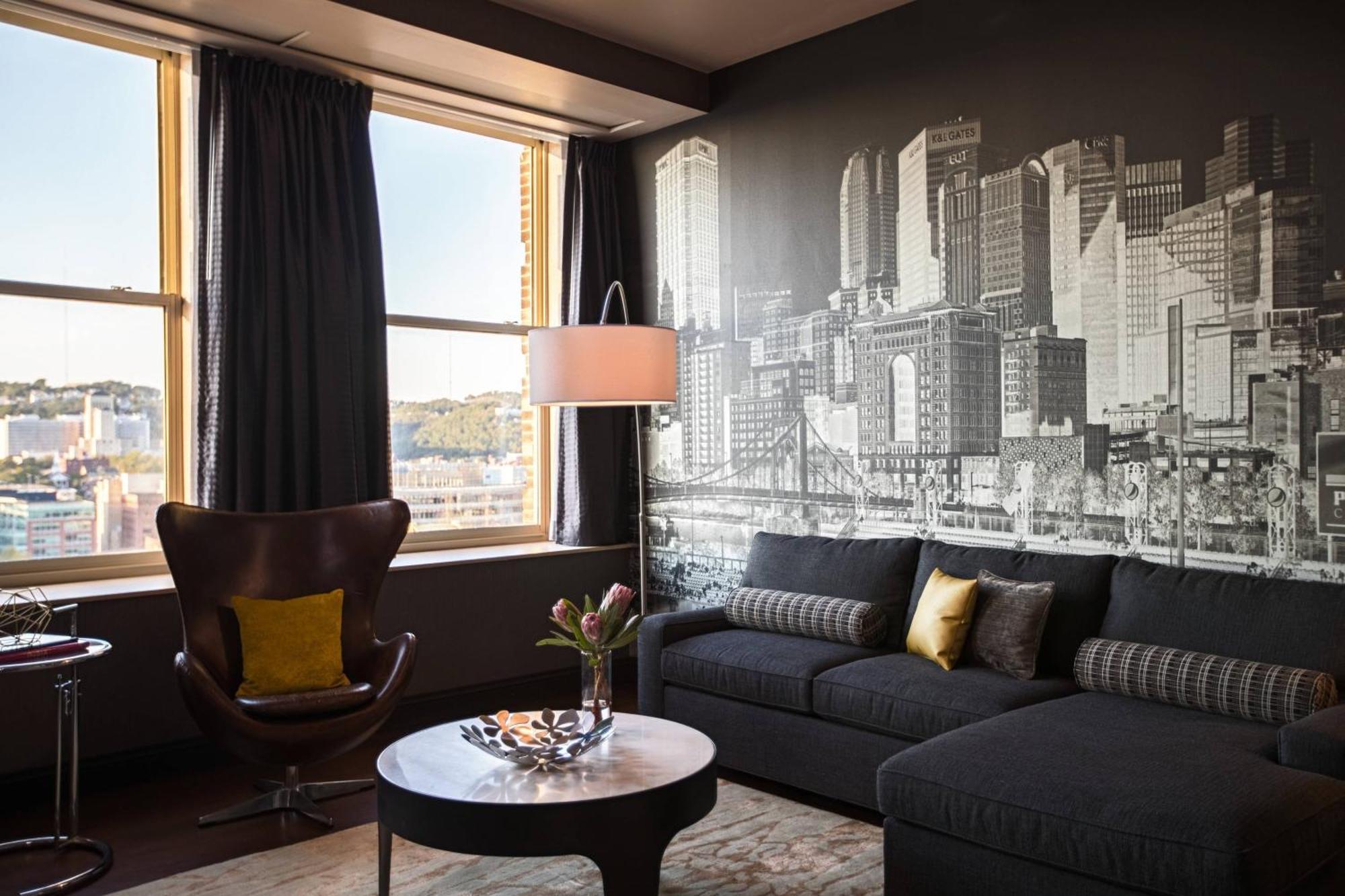 Renaissance Hotel 4*