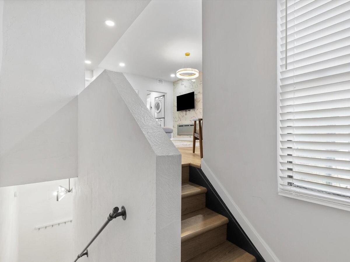 Lawrenceville !5 Spacious And Quiet Three Bedroom With Free Street Parking * Pittsburgh