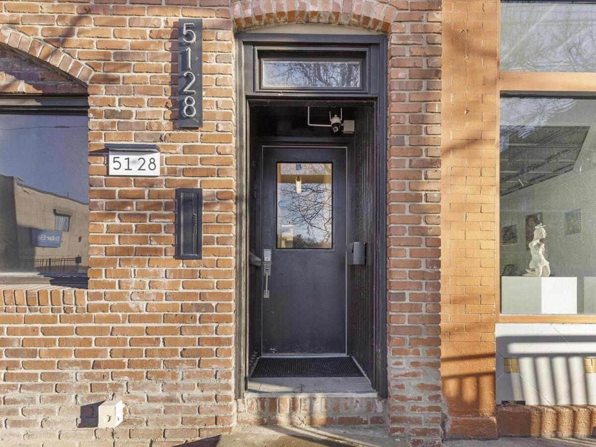 Apartment Lawrenceville !5 Spacious And Quiet Three Bedroom With Free Street Parking