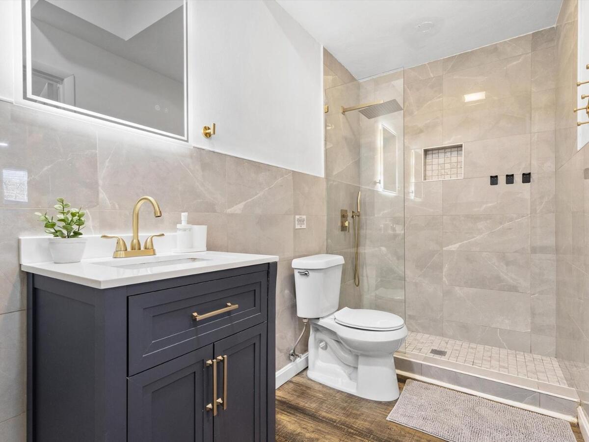 Apartment Lawrenceville !5 Spacious And Quiet Three Bedroom With Free Street Parking *