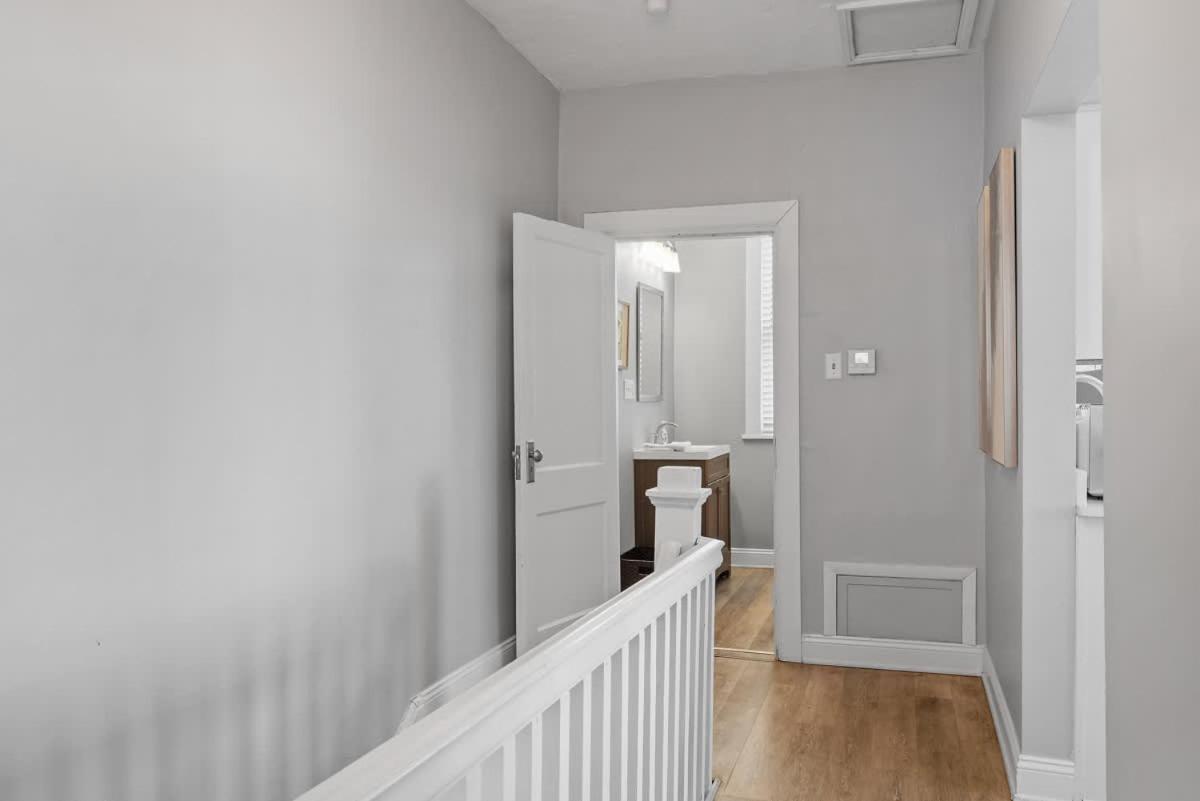 Skyline Views - Luxury 1 Bedroom