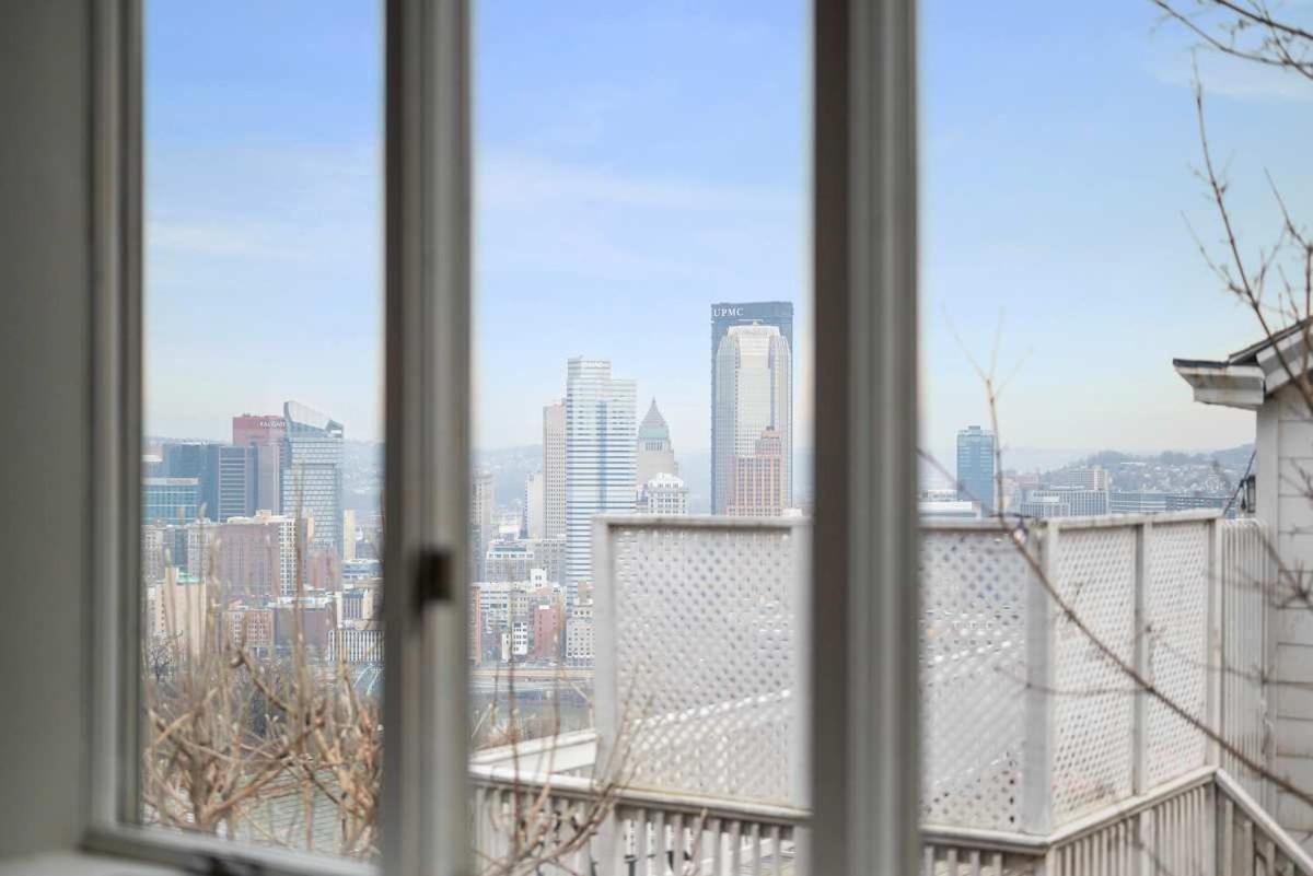 Skyline Views - Luxury 1 Bedroom Apartment Pittsburgh