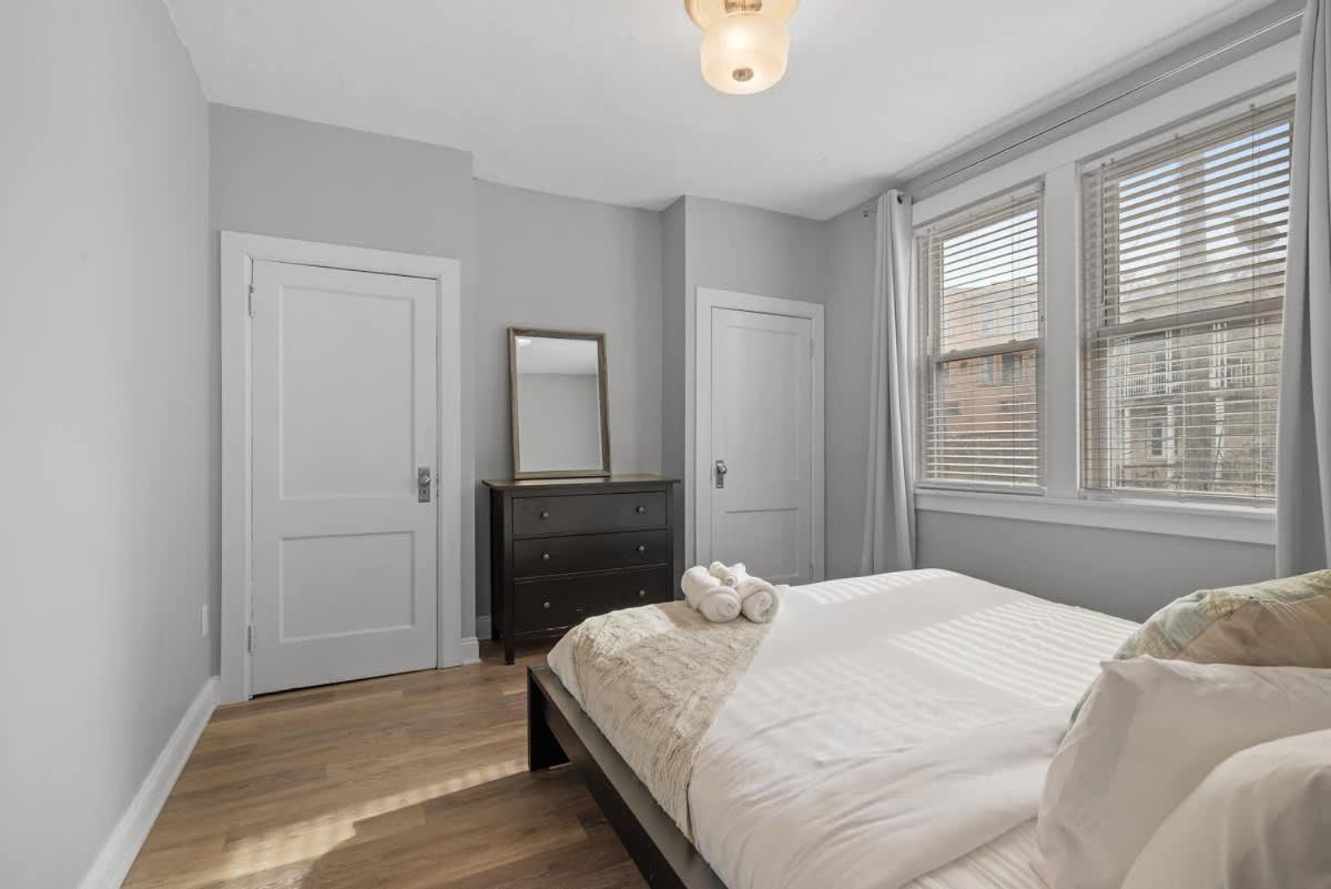 Skyline Views - Luxury 1 Bedroom Pittsburgh